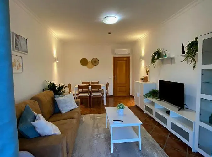 Parra Holidays Q House *